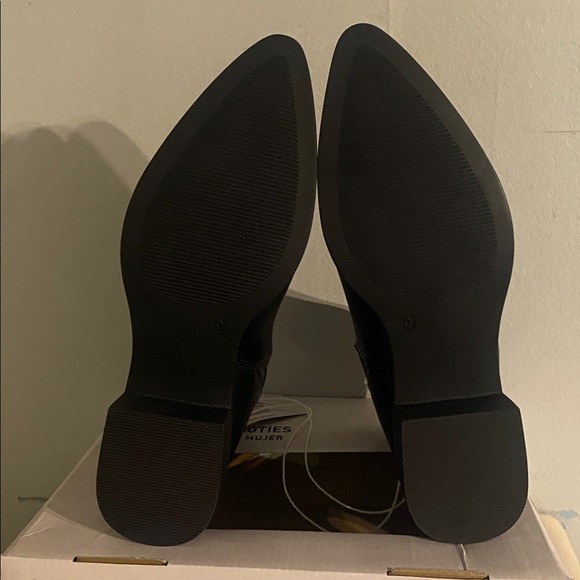 Booties - Picture 6 of 8